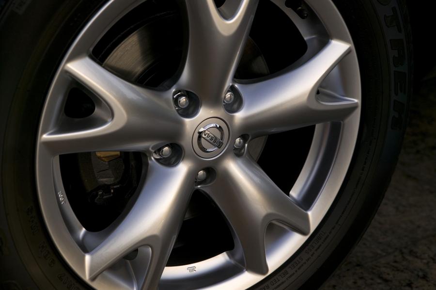 Колеса Nissan Rogue 2007 года  (фото 12 из 34)